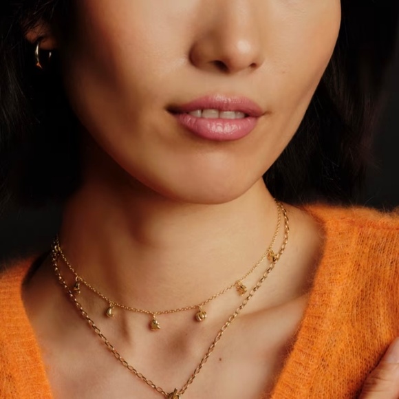 Kendra Scott Pumpkin Gold Link and Chain Necklace in Orange Mother-of-Pearl - Picture 7 of 7